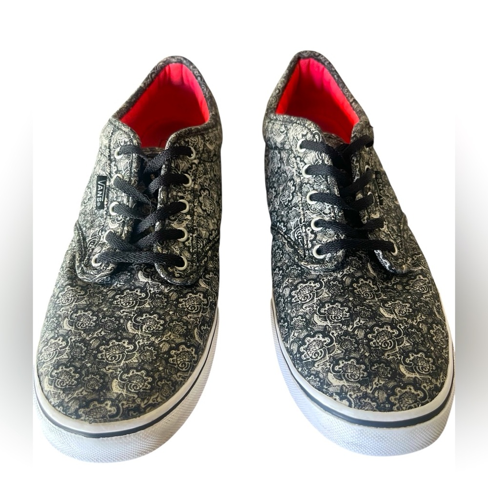 Vans Women’s Atwood Black & White Paisley Print Lace-Up Sneakers Size 10